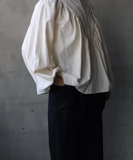 再入荷_cavane キャヴァネ / Stand-collar raglan cotton & linen blouseブラウス / ca-26008