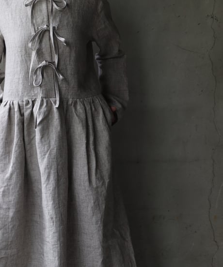 der antagonist デ アンタゴニスト / Dress with drawstring Linenワンピース / D7BLGRC24/25
