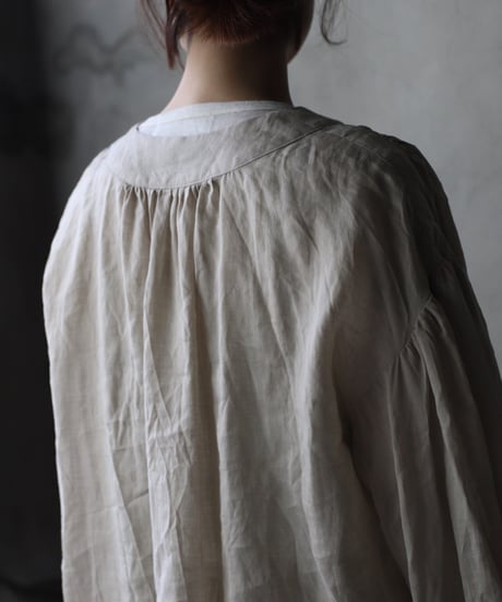 cavane キャヴァネ / V Pull-over blouse linen100ブラウス / ca-25148