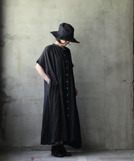 cavane キャヴァネ / Balloon no-sleeve dress Linen100ワンピース / ca-25130