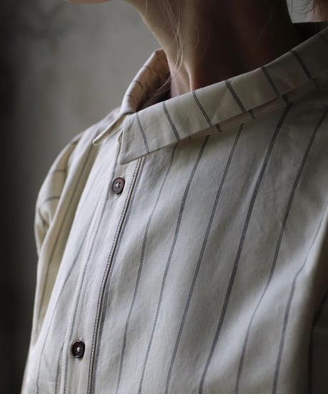 ALEKSANDR MANAMISアレクサンダーマナミ/ THREE POCKET ASYMMETRIC SHIRT JKシャツ/ am-21012