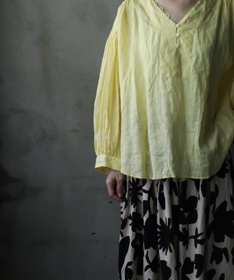 cavane キャヴァネ / V Pull-over blouse linen100ブラウス / ca-25163