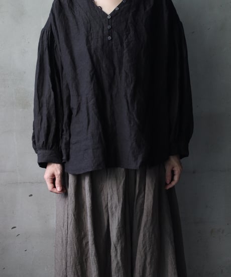cavane キャヴァネ / V Pull-over blouse linen100ブラウス / ca-25143