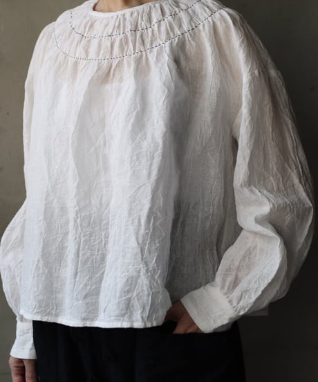 cavane キャヴァネ / Gathered stitch blouse linen100ブラウス / ca-26006
