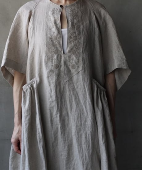 NATIVE VILLAGE ネイティブヴィレッジ / No.11 平らな枯れ草の上 リーフ刺繍ドレス / na-26016