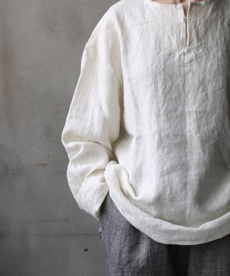 klauseクロイゼ / Sun-dried Linen C.S Slit Neck Shir