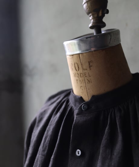 klauseクロイゼ / Belarus linen Gather shirt long length (鉄媒染) / kla-24009