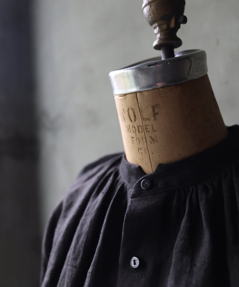 klauseクロイゼ / Belarus linen Gather shirt long le