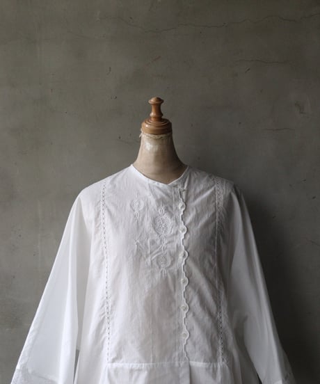 NATIVE VILLAGE ネイティブヴィレッジ / No.5/ Flowers that greet the morning 花刺繍ワイドスリーブブラウス/ na-25010