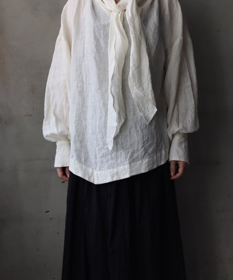 cavane キャヴァネ / Pull-over blouse with tie Linen100ブラウス / ca-26029