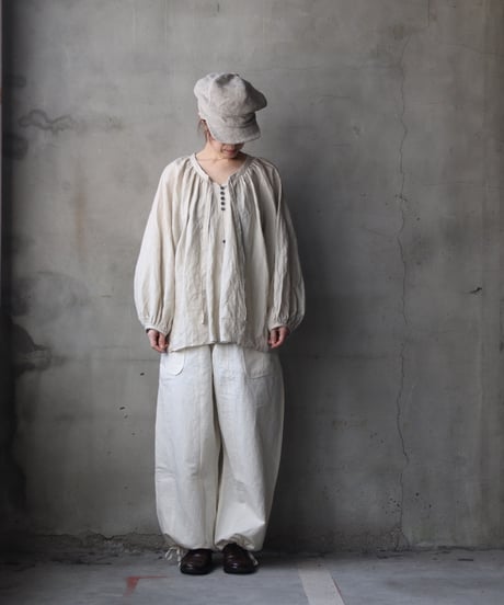 cavane キャヴァネ / Raglan puff-sleeve blouse Linen100硫化染めブラウス / ca-26023A