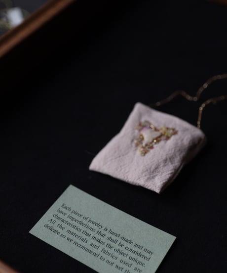 Antonia Rossi (Antomoon)/ Embroidered little pouch omamori vintage Necklaceネックレス / An-25009