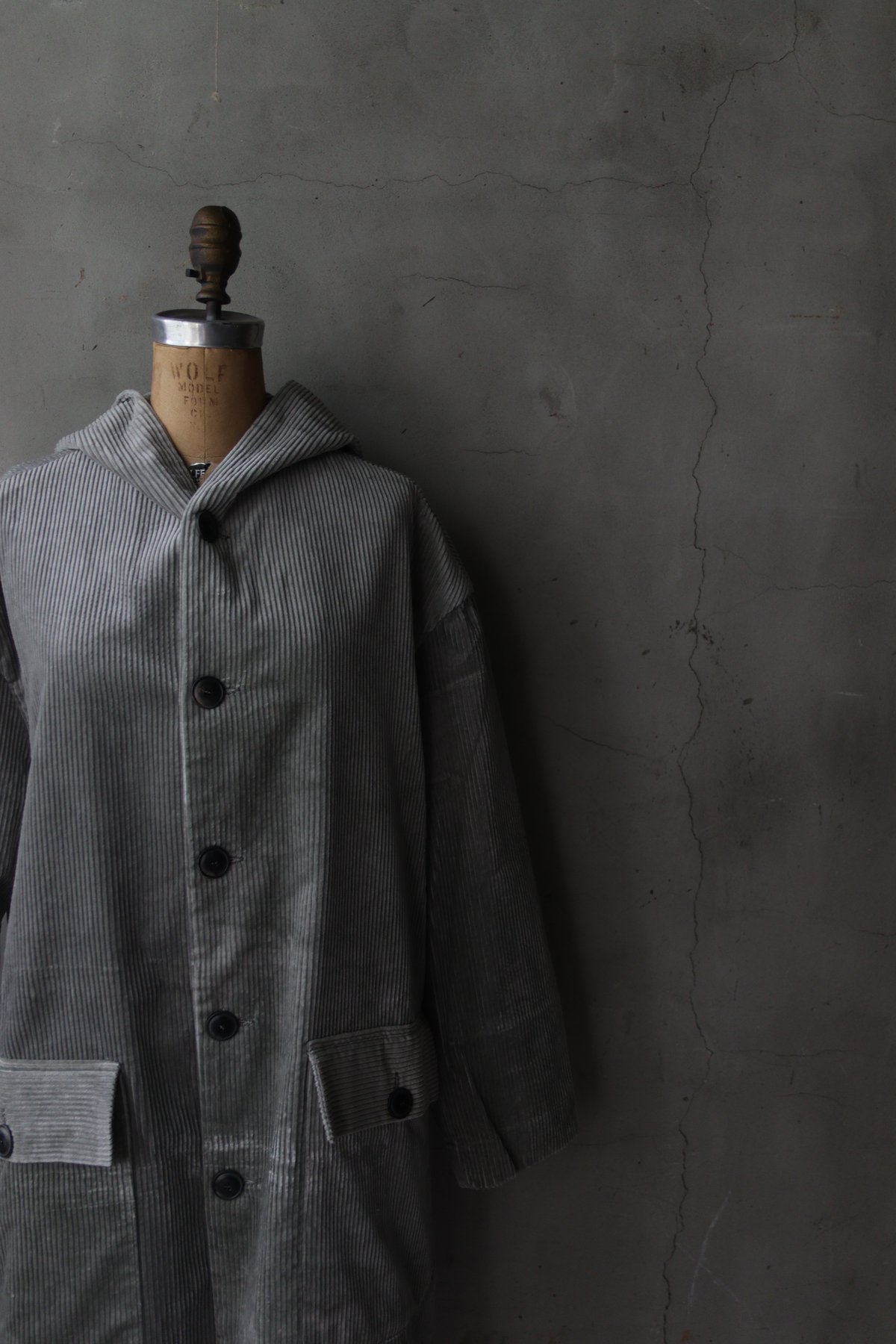 ジャケット・アウター BIEK VERSTAPPEN Tailored raw coat BIEK VERSTAPPEN / HOODED OVERSHIRTコート/ Bie-2401