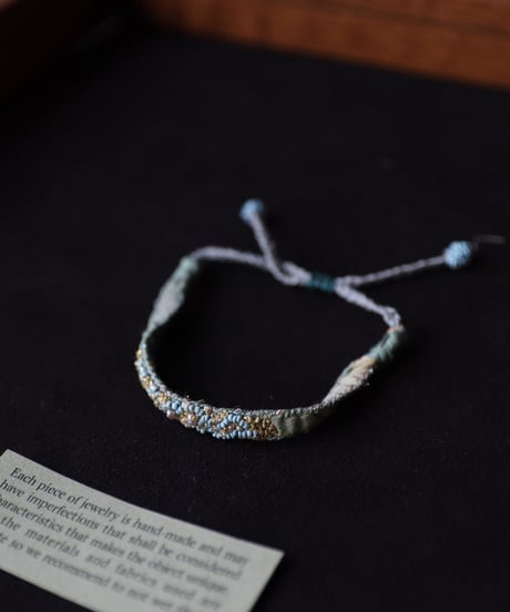 Antonia Rossi (Antomoon)/ Embroidered bracelets in vintage silkブレスレット / An-25016