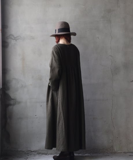 cavane キャヴァネ / Neckline switching dress wool100ワンピース / ca-25173