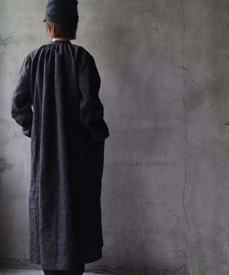 klauseクロイゼ / Belarus linen Gather shirt long length (鉄媒染) / kla-24009