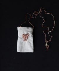 Antonia Rossi (Antomoon)/ Embroidered little pouch omamori vintage Necklaceネックレス / An-25012
