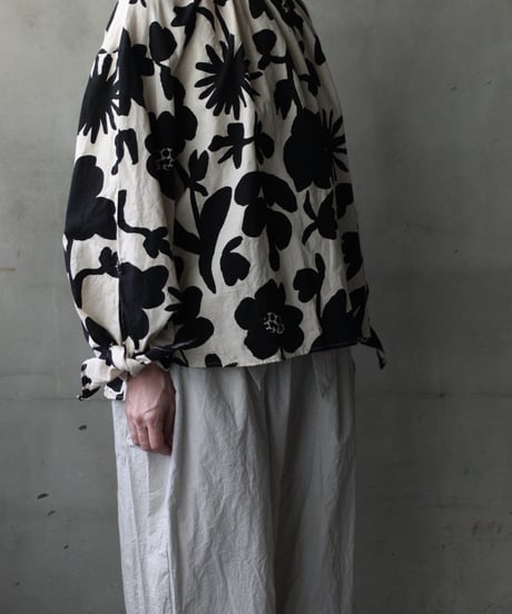 cavane キャヴァネ / Gather Neck Pullover Blouse linen&cottonブラウス / ca-26066
