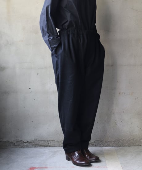 klauseクロイゼ / Loose Fitting Tapered Trousers Wool & Cashmere/ kla-23027