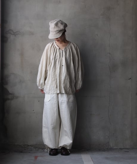 cavane キャヴァネ / Raglan puff-sleeve blouse Linen100硫化染めブラウス / ca-26023A