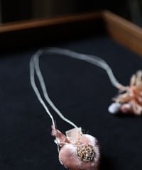 Antonia Rossi (Antomoon)/ Artisan Embroidered Heart Necklaceネックレス / An-26005
