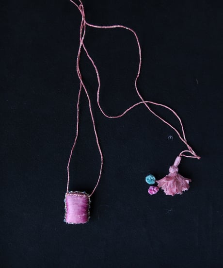 Antonia Rossi (Antomoon)/ Embroidered Square Heart Necklaceネックレス / An-25002