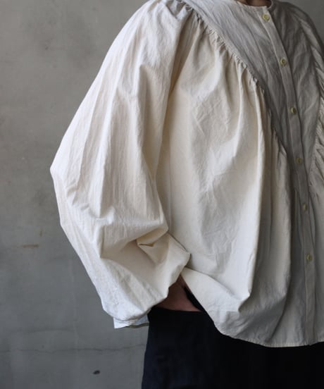 再入荷_cavane キャヴァネ / Stand-collar raglan cotton & linen blouseブラウス / ca-26008