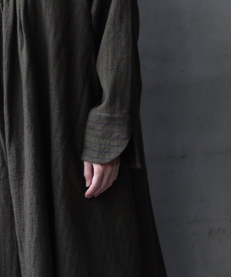 cavane キャヴァネ / Neckline switching dress wool100ワンピース / ca-25173