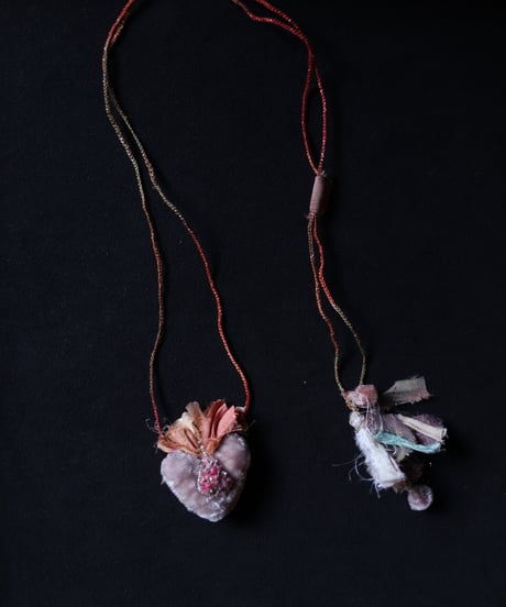 Antonia Rossi (Antomoon)/ Embroidered Heart Necklaceネックレス / An-25043