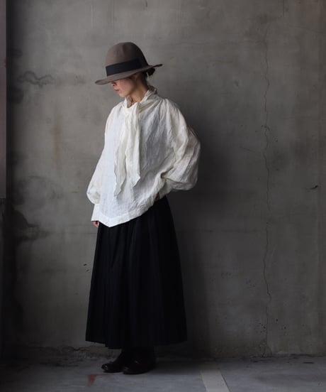 cavane キャヴァネ / Pull-over blouse with tie Linen100ブラウス / ca-26029