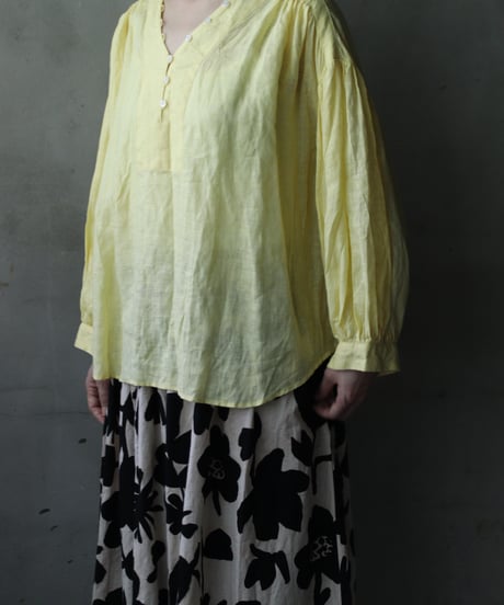 cavane キャヴァネ / V Pull-over blouse linen100ブラウス / ca-25163