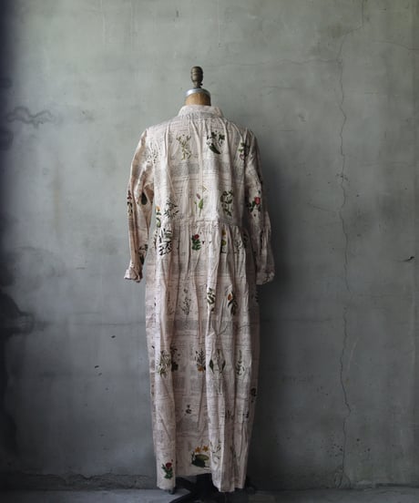 ALEKSANDR MANAMISアレクサンダーマナミ/ WINTER HERBARIUM LOOSE FRONT DRESSワンピース / am-24026