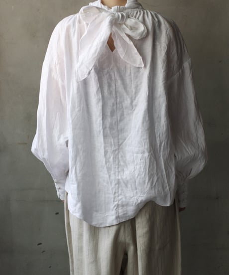 cavane キャヴァネ / Pull-over blouse with tie Linen100ブラウス / ca-26053