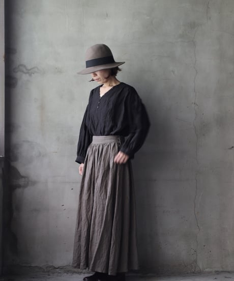 cavane キャヴァネ / V Pull-over blouse linen100ブラウス / ca-25143