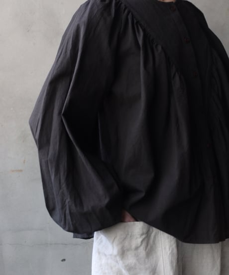 cavane キャヴァネ / Stand-collar raglan cotton & linen blouseブラウス / ca-26007