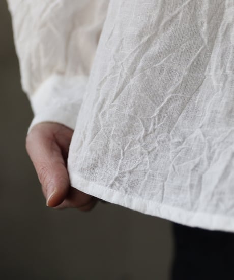 cavane キャヴァネ / Gathered stitch blouse linen100ブラウス / ca-26006