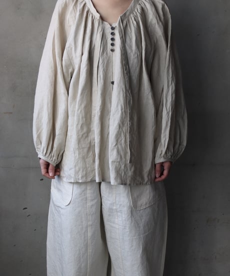 cavane キャヴァネ / Raglan puff-sleeve blouse Linen100硫化染めブラウス / ca-26023A