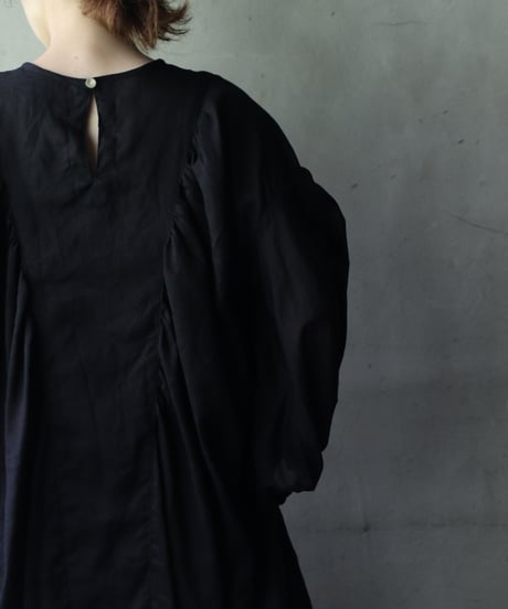 cavane キャヴァネ / Dress with voluminous sleevesワンピース / ca-26081