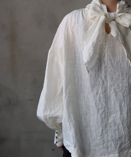 cavane キャヴァネ / Pull-over blouse with tie Linen100ブラウス / ca-26029