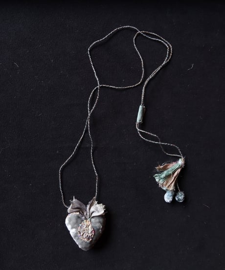 Antonia Rossi (Antomoon)/ Embroidered Heart Necklaceネックレス / An-25030
