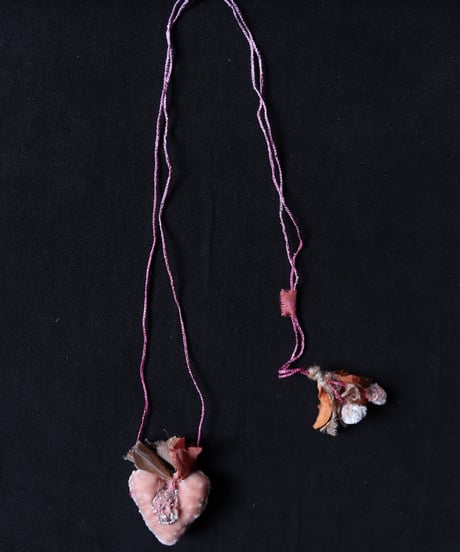 Antonia Rossi (Antomoon)/ Embroidered Heart Necklaceネックレス / An-25034