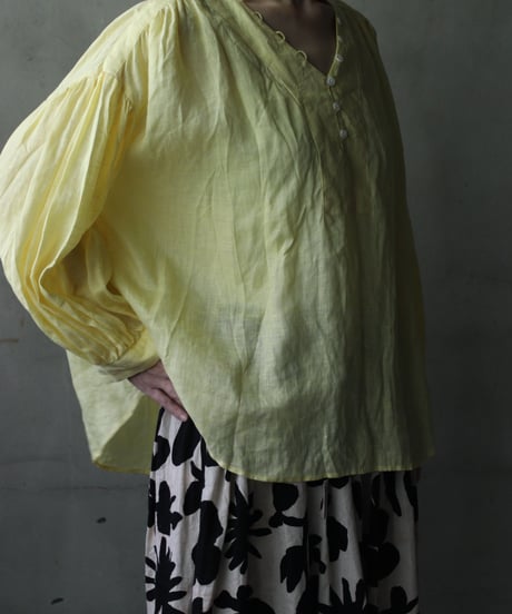 cavane キャヴァネ / V Pull-over blouse linen100ブラウス / ca-25163