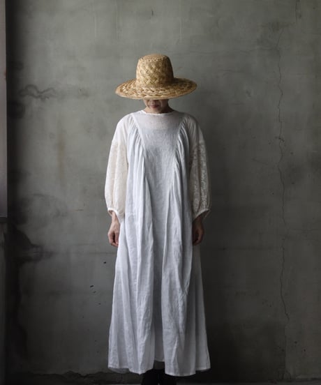 cavane キャヴァネ / Dress with voluminous sleevesワンピース / ca-26082