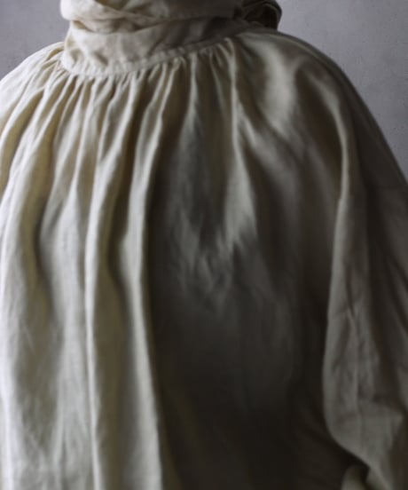 cavane キャヴァネ / Pull-over blouse with tie Linen100ブラウス / ca-26054