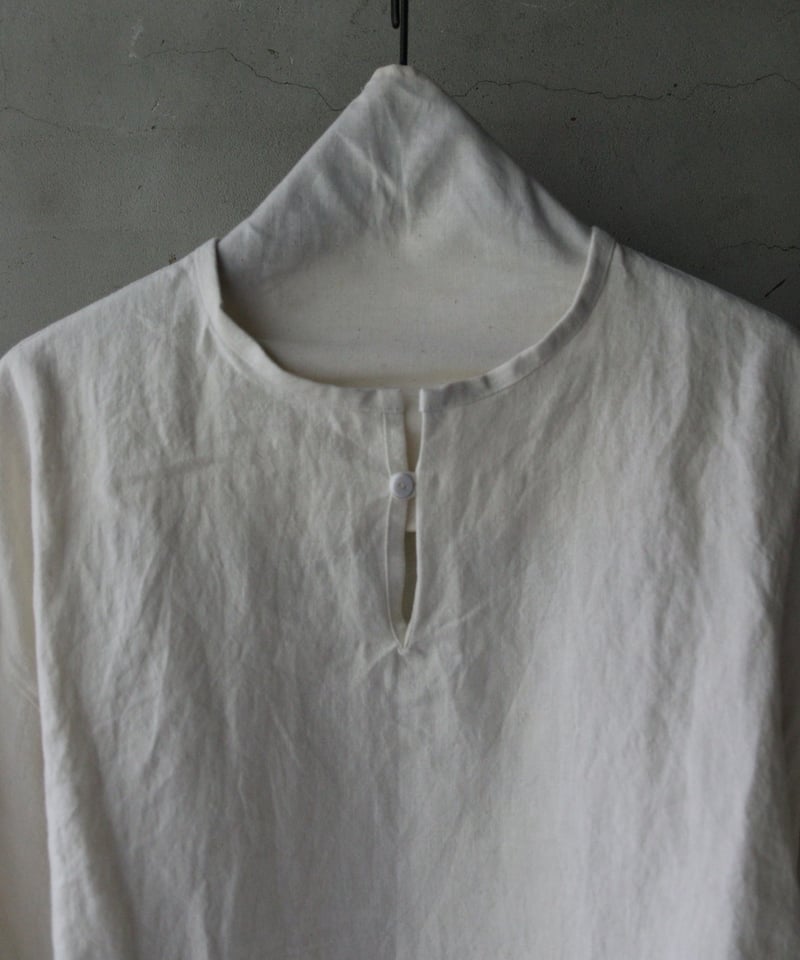 klauseクロイゼ / Sun-dried Linen C.S Slit Neck Shir