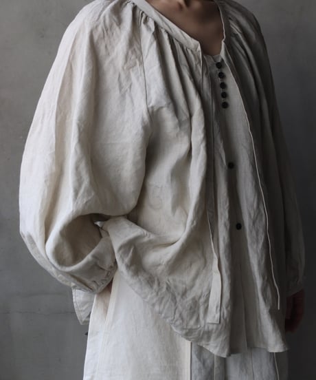 cavane キャヴァネ / Raglan puff-sleeve blouse Linen100硫化染めブラウス / ca-26023