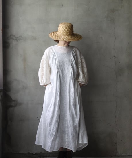 cavane キャヴァネ / Dress with voluminous sleevesワンピース / ca-26082