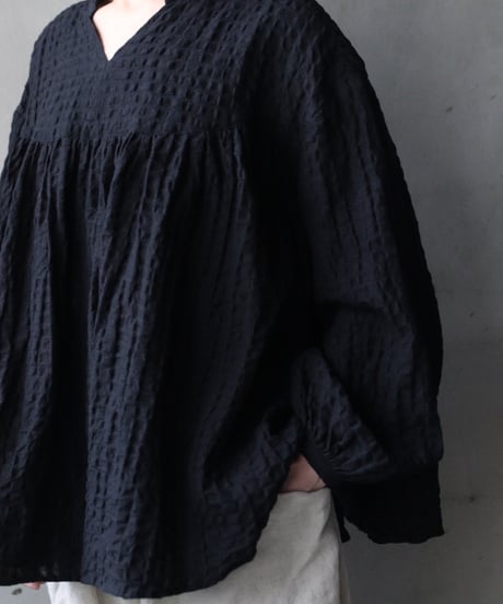 cavane キャヴァネ / Stand coll gathered chest linen & cottonブラウス / ca-26002
