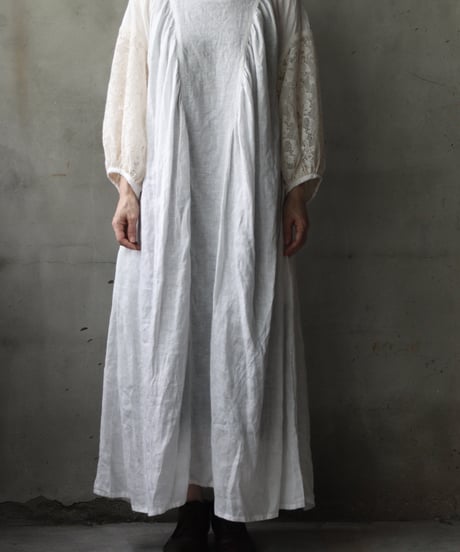 cavane キャヴァネ / Dress with voluminous sleevesワンピース / ca-26082