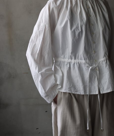 cavane キャヴァネ / Stand collar with waist drawstring blouse cotton&linenブラウス / ca-26057